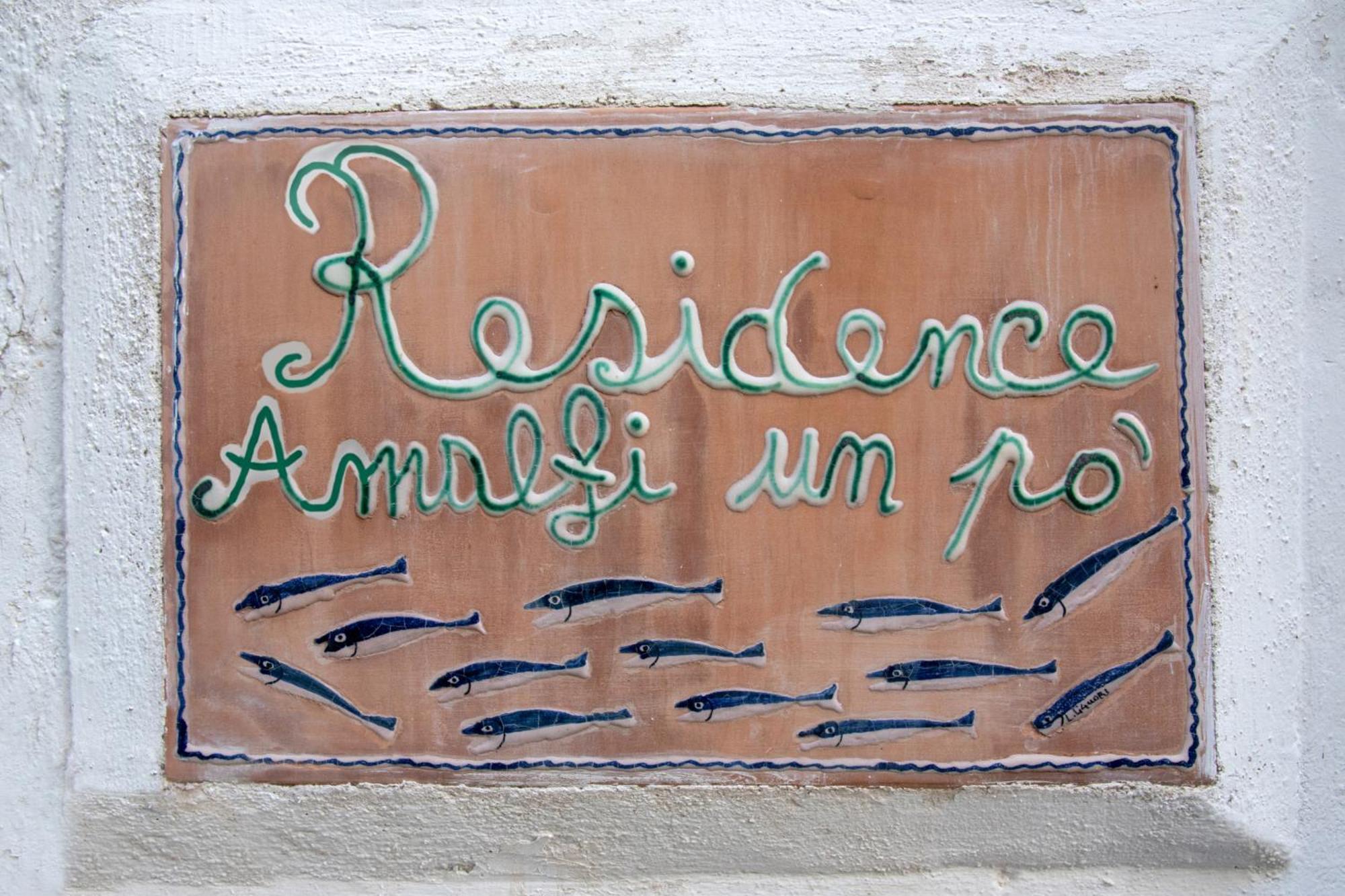 Un Po'...